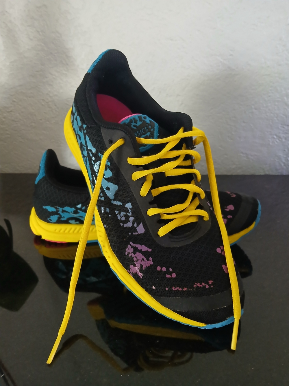 ASICS Women's Black & Yellow Athletic Running Shoes